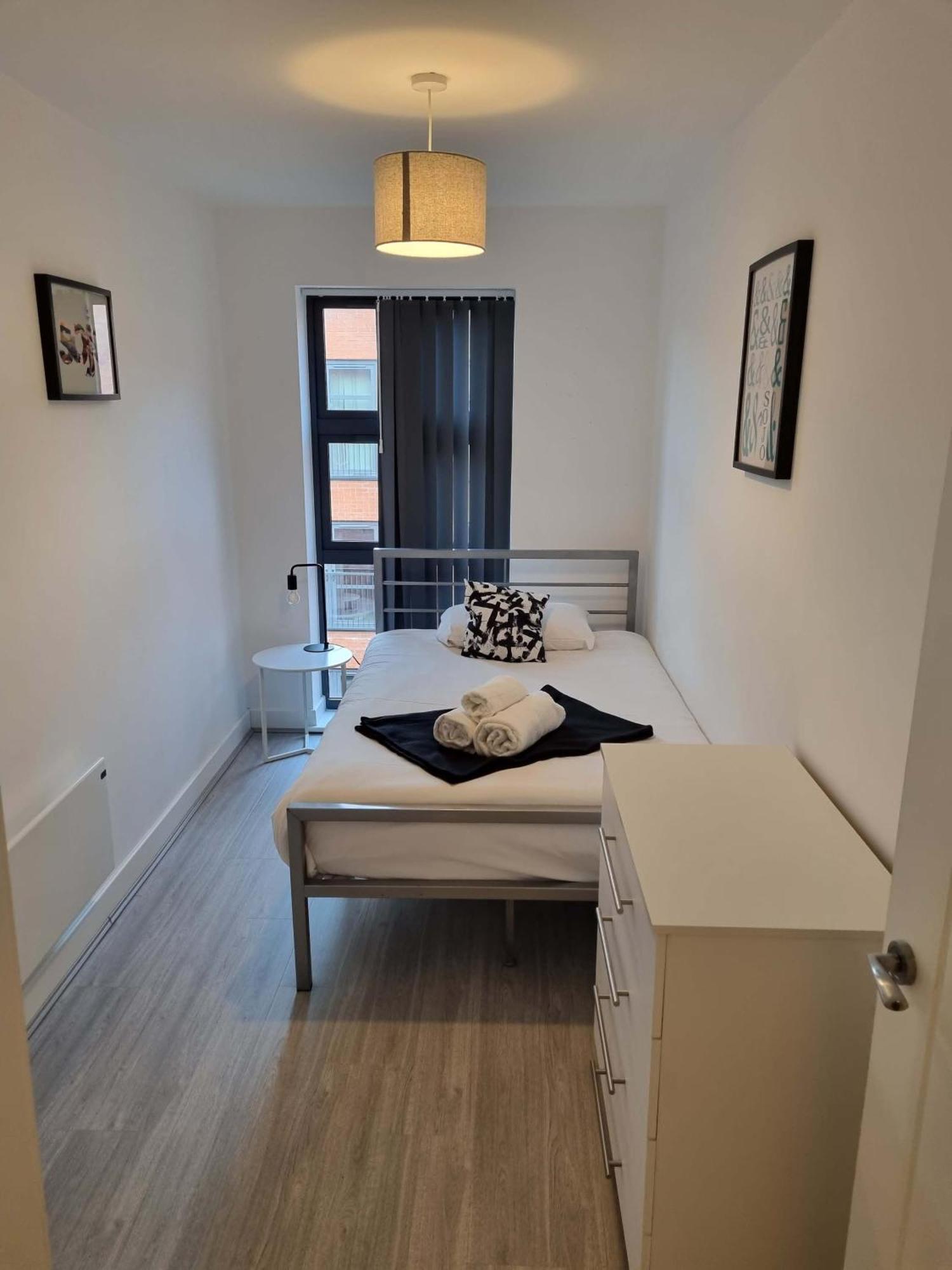 Luxe Two Bedroom Flat In Birmingham With Free Wifi Екстериор снимка